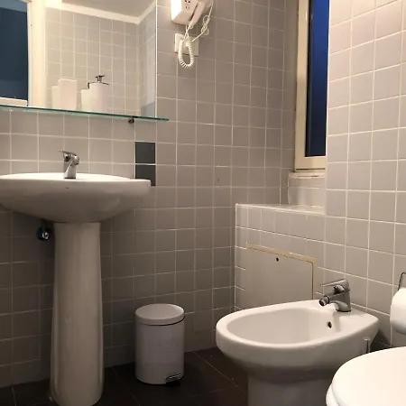 دار ضيافة هالو هوم فندق